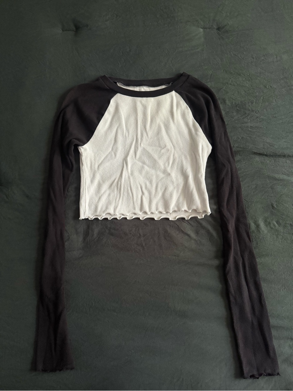 Cropped Raglan Long-Sleeve Top - Black & White